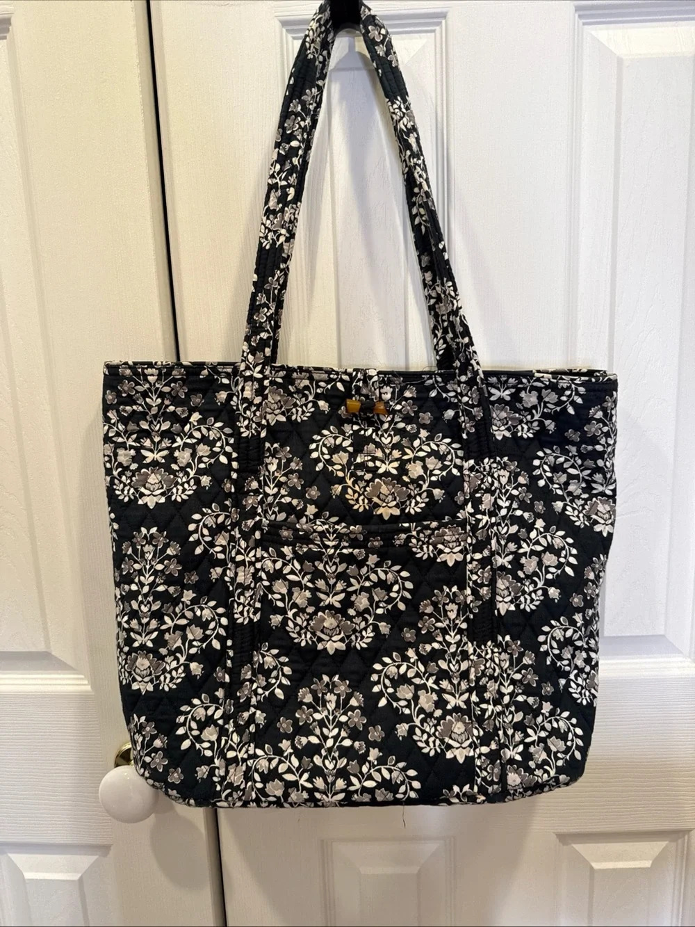 Vera Bradley Flowered Black and White Floral Print. Great for Teachers!!!!